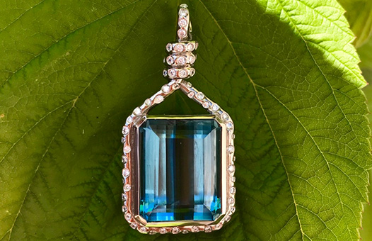 Meija Pendant
